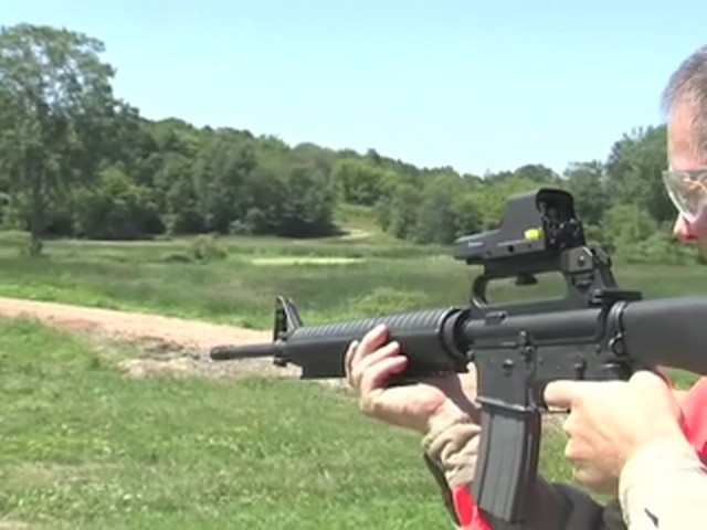 EOTech&reg; 512.A65 / 1 Holographic Sight - image 2 from the video